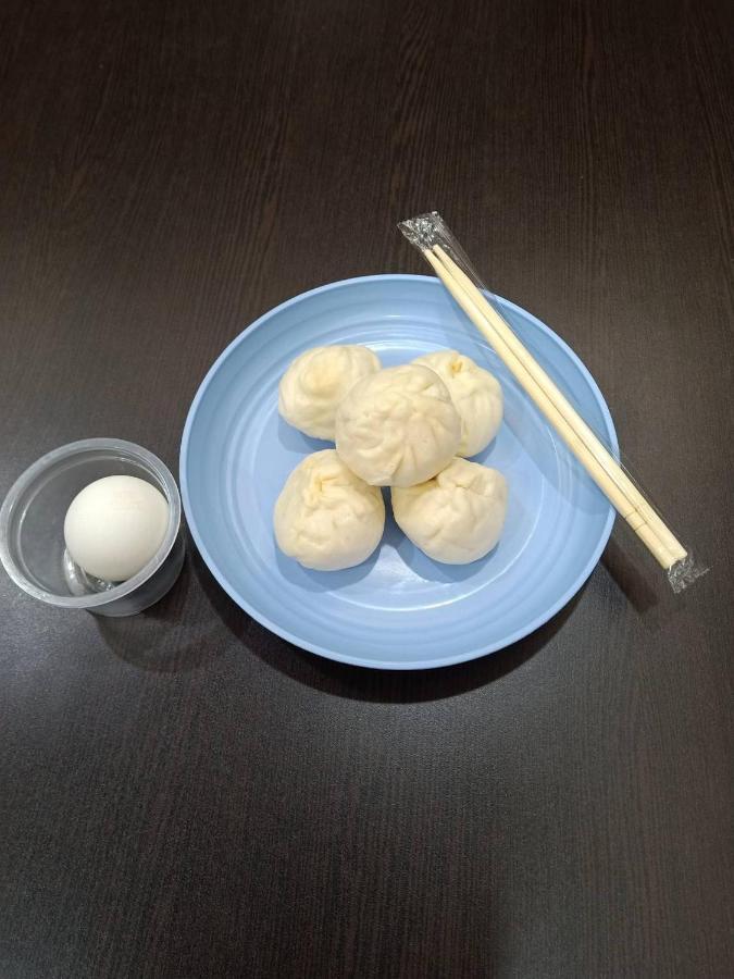花蓮亮君經典民宿1館加2館民宿-東大門夜市-電梯包棟bright King Homestay Хуалиен Сити Екстериор снимка